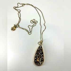 Jewelry Special! ⭐️✨ Gold and Black Reversible Pendant Shimmer Necklace